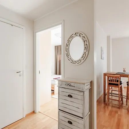 Airhome - Old Town View 2 Apartment